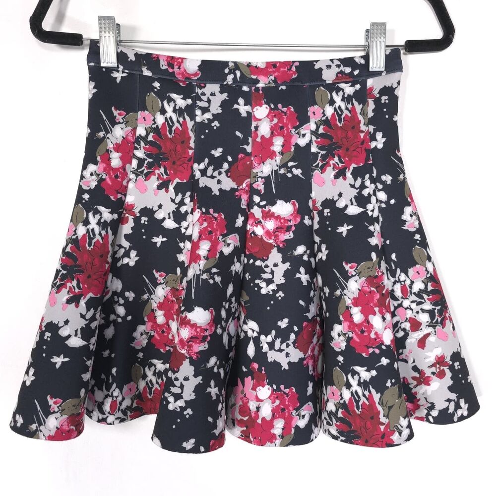 ABERCROMBIE & FITCH Women's Floral Skater Skirt SMALL Black Red Flared
